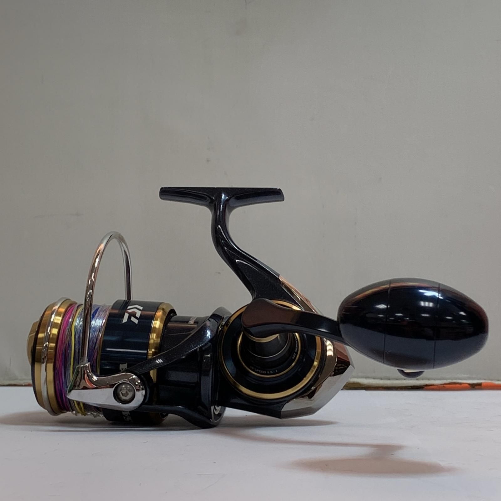 DAIWA - ★★DAIWA ダイワ  20ソルティガ8000H キズ有  スピニングリール　箱、ポーチ付 00065002 DAIWA ダイワ 20ソルティガ8000H キズ有 スピニングリール 箱