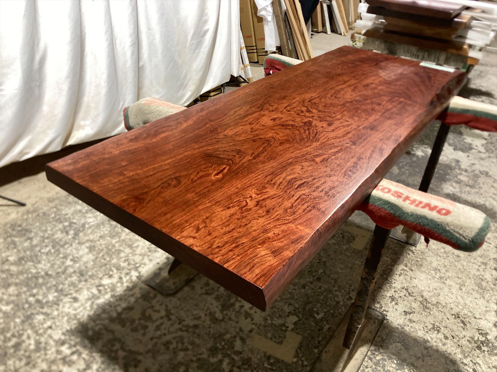 ブビンガ9302 上杢 一枚板無垢 乾燥材 1780ｘ620-630ｘ50mm ウレタン塗装 カウンター センターテーブル ダイニングテーブル