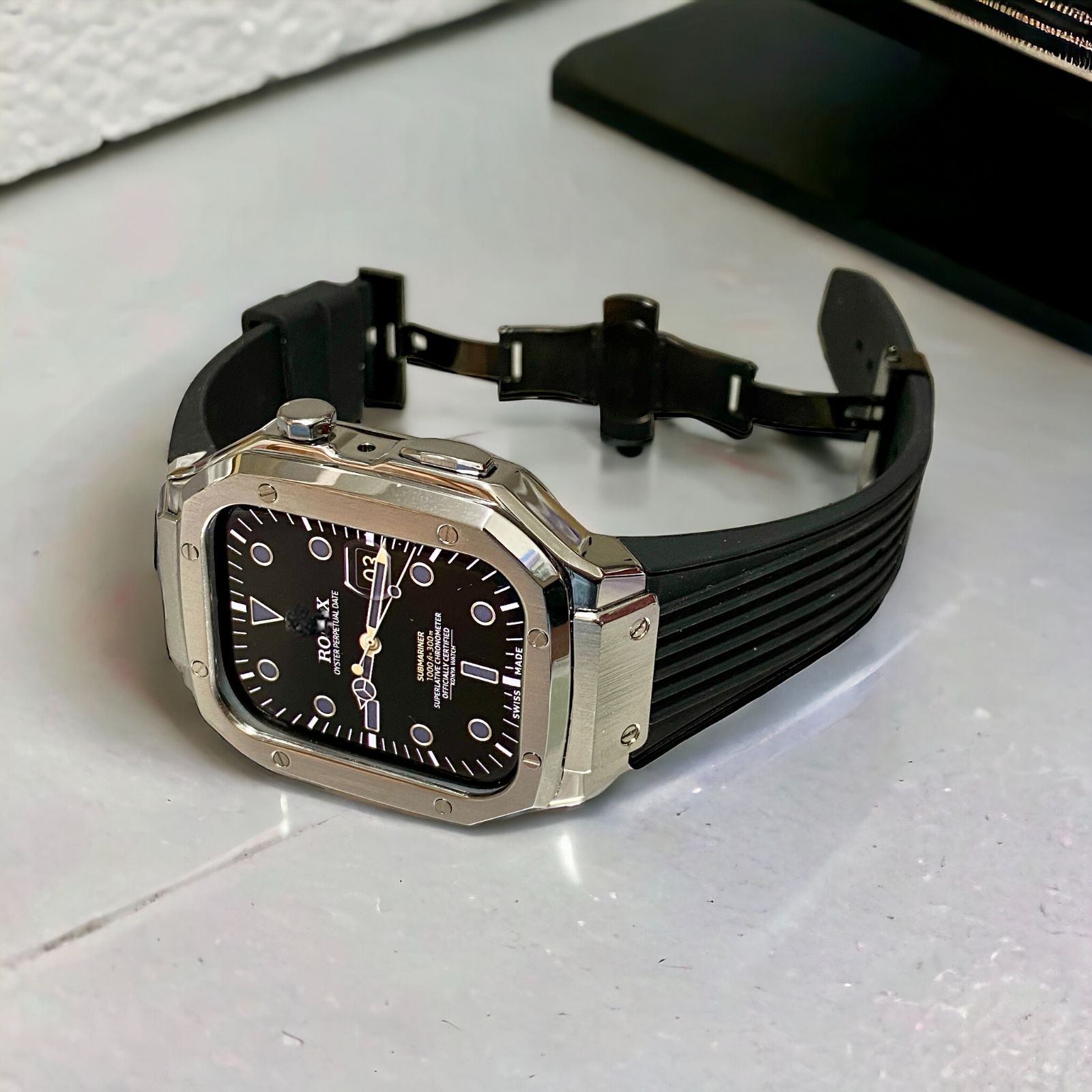 Apple Watchラバーバンドカバーメタルケースアップルウォッチカスタム