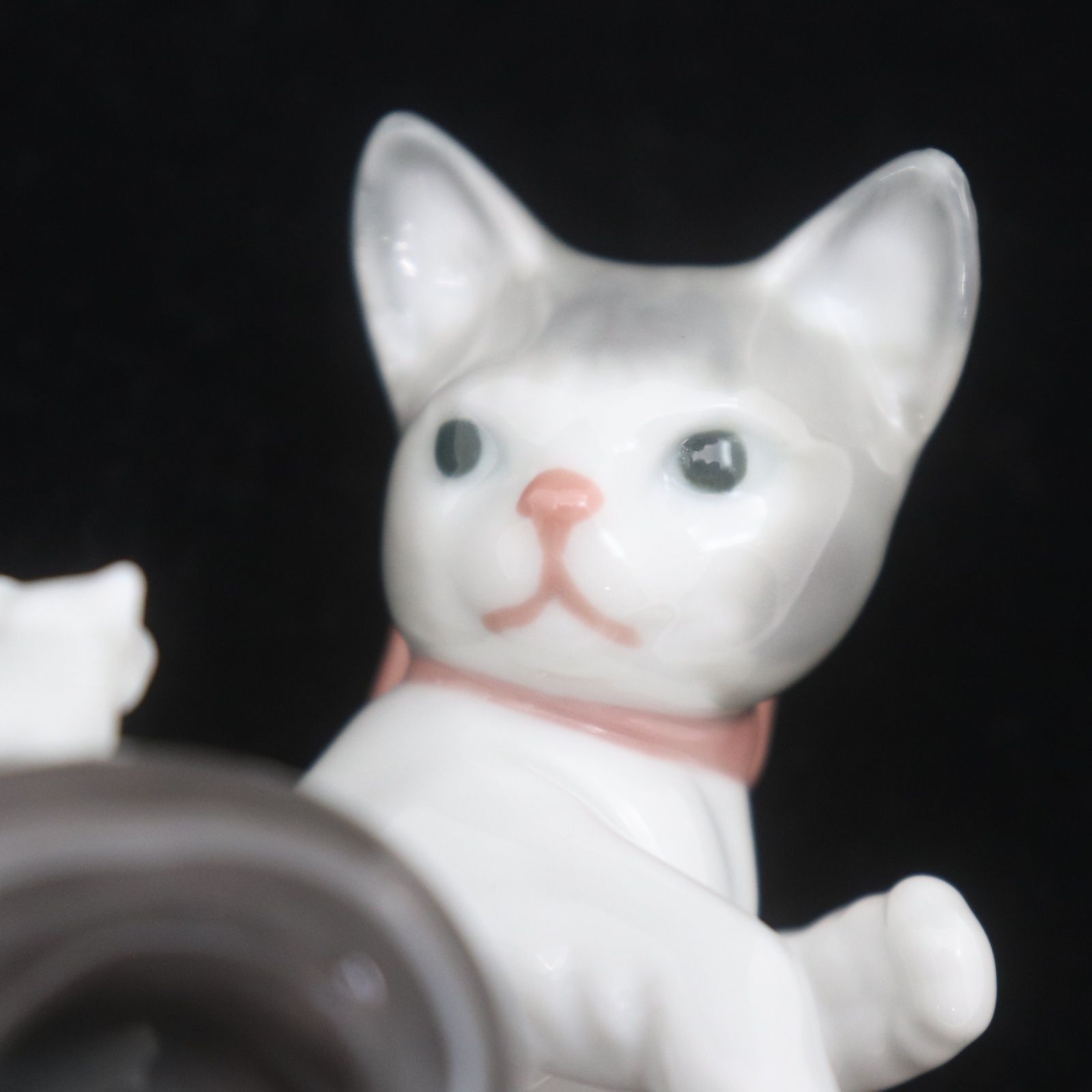 リヤドロ　驚いた仔猫ちゃん　ねこ　ねずみ　りぼん 驚いた仔猫ちゃん | リヤドロ公式オンライン
