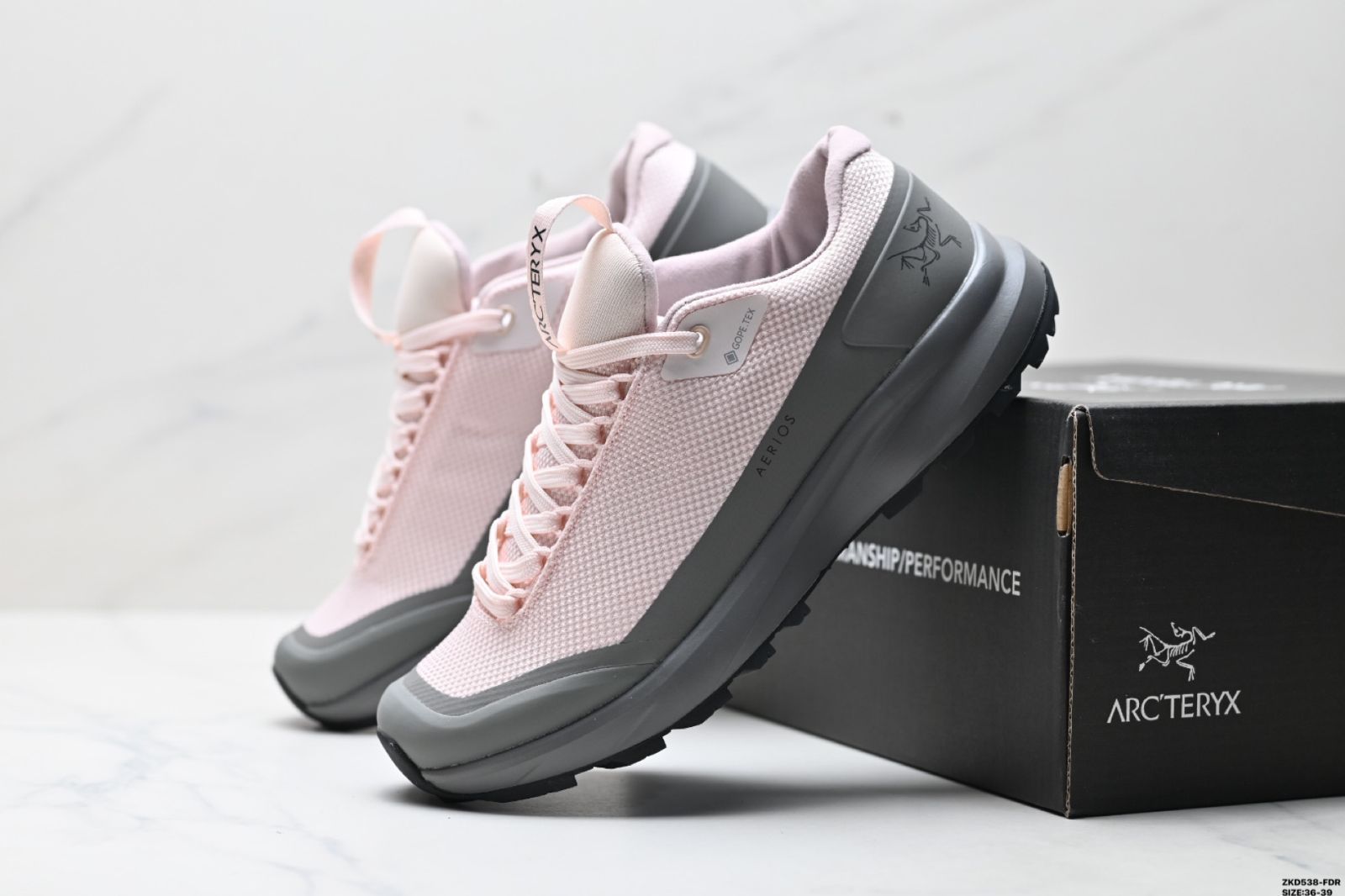 アークテリックス Arcteryx NORVAN LD 防水対応ローカットアウトドアハイキングブーツ KIN-KAAI_COM