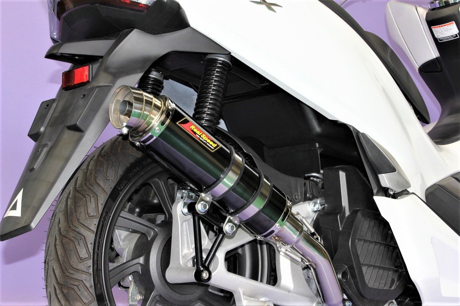 PCX(JF81/KF30)エキゾーストマフラーシステム処分価格残り3台❗️❗️ PCX(JF81/KF30)エキゾーストマフラーシステム処分価格残り3台