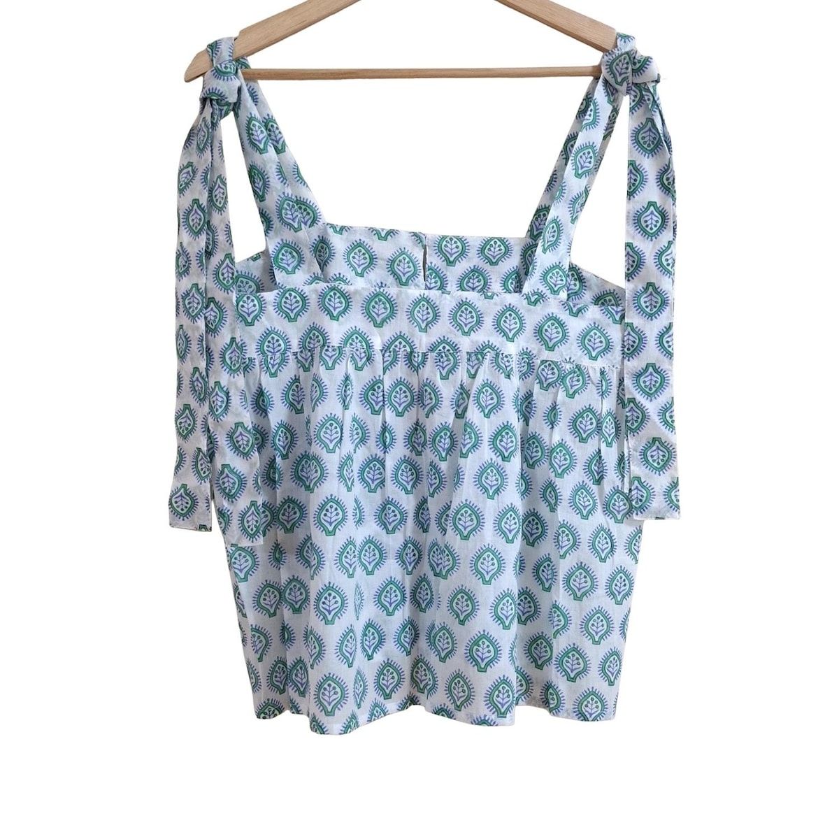 - 白×グリーン×ブルー