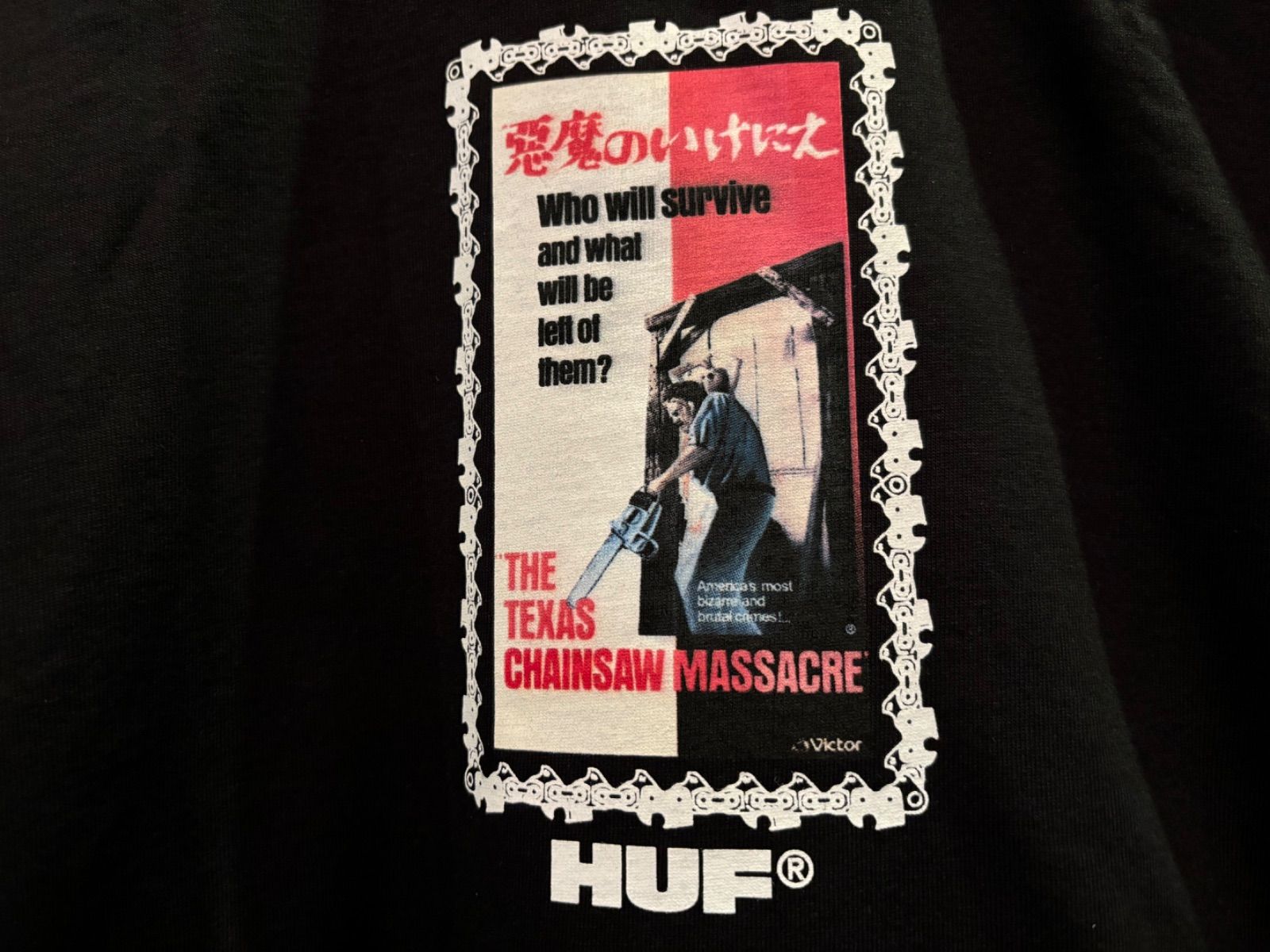 Tシャツ・カットソー HUF The Texas Chainsaw Massacre Dual Chain L/S T-Shirt Black HUF The Texas Chainsaw Massacre Dual Chain L/S T-Shirt Black