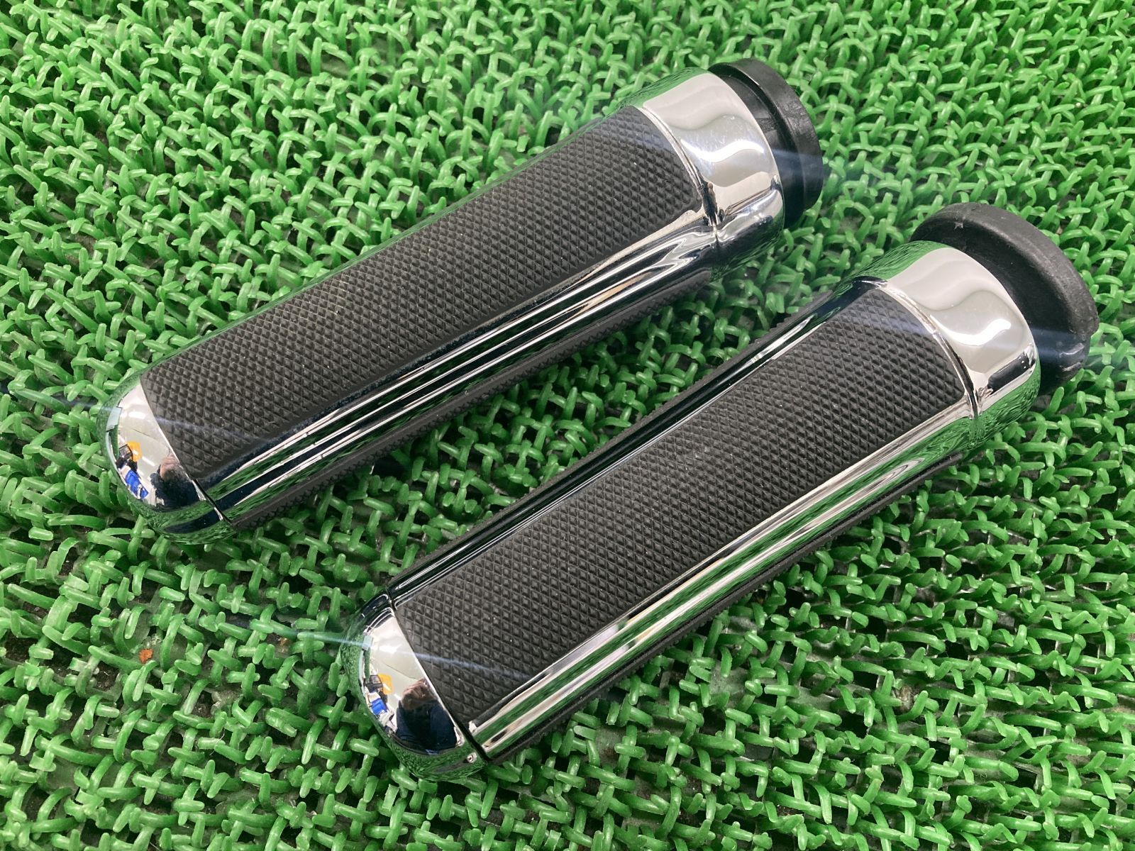 確認用☆boch FLHXSE2 ハンドルグリップ 左右 ハーレー 純正 中古 バイク 部品 2015