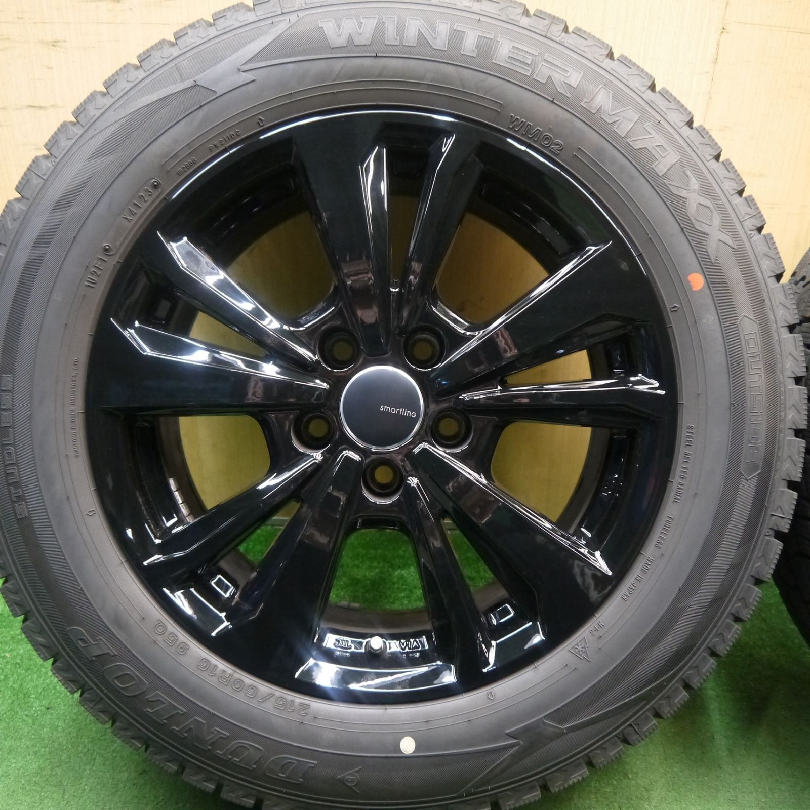 バリ溝 23年 キレイ 9.5分以上 FIAT フィアット 500X 等 smartline 215 60R16 スタッドレス ダンロップ ウインターマックス WM02 スマートライン 16インチ PCD110 5H 5092906Hス