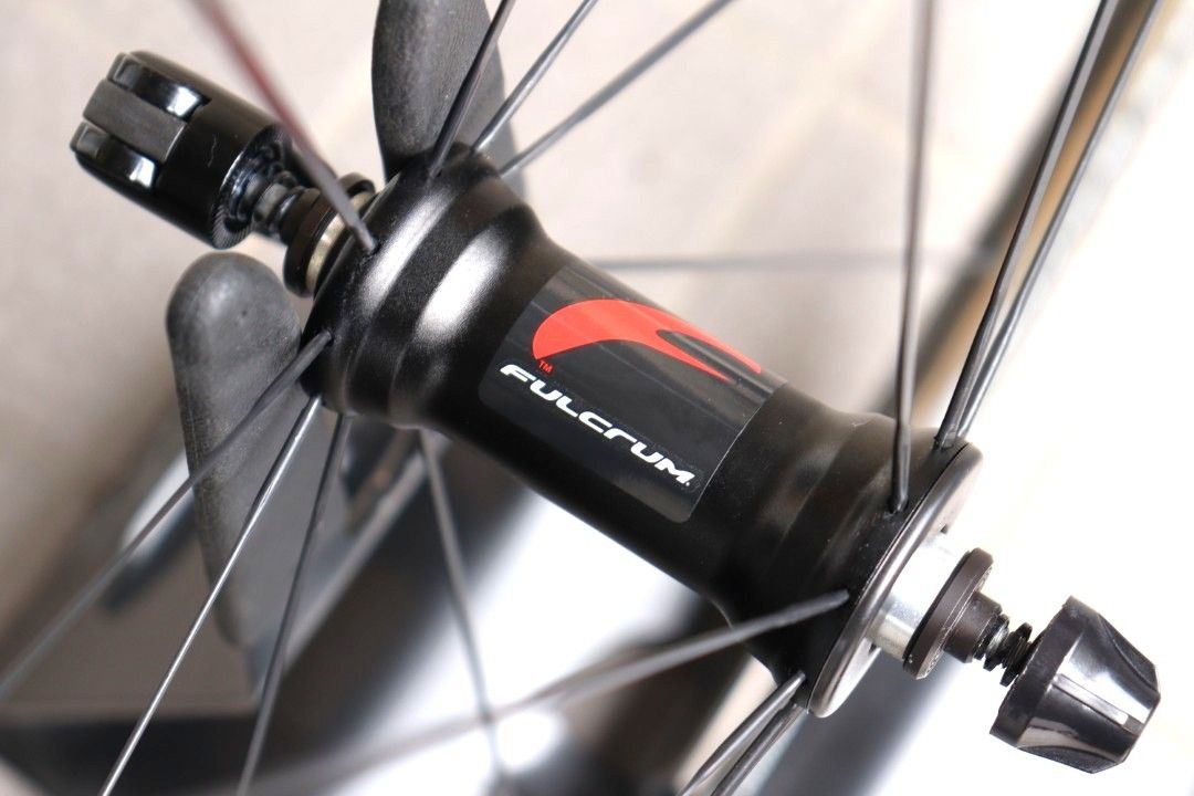 フルクラム FULCRUM レーシングクワトロ カーボン RACING