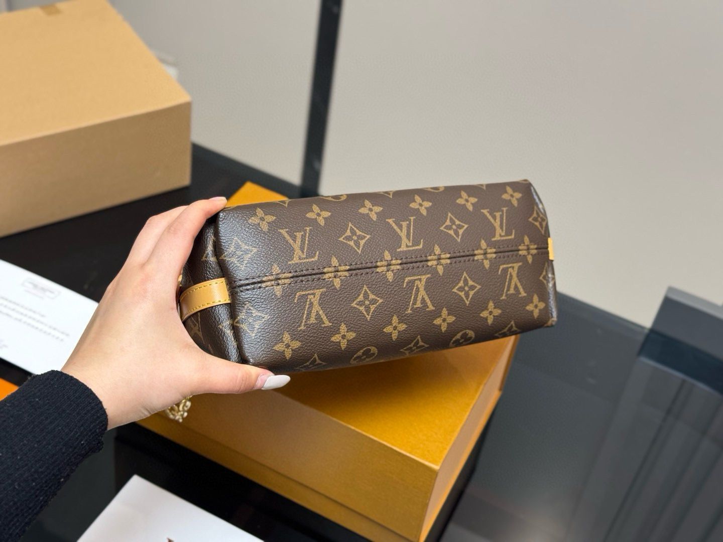 今日特価】Louis Vuitton CarryAll Bag with Bow・ルイ