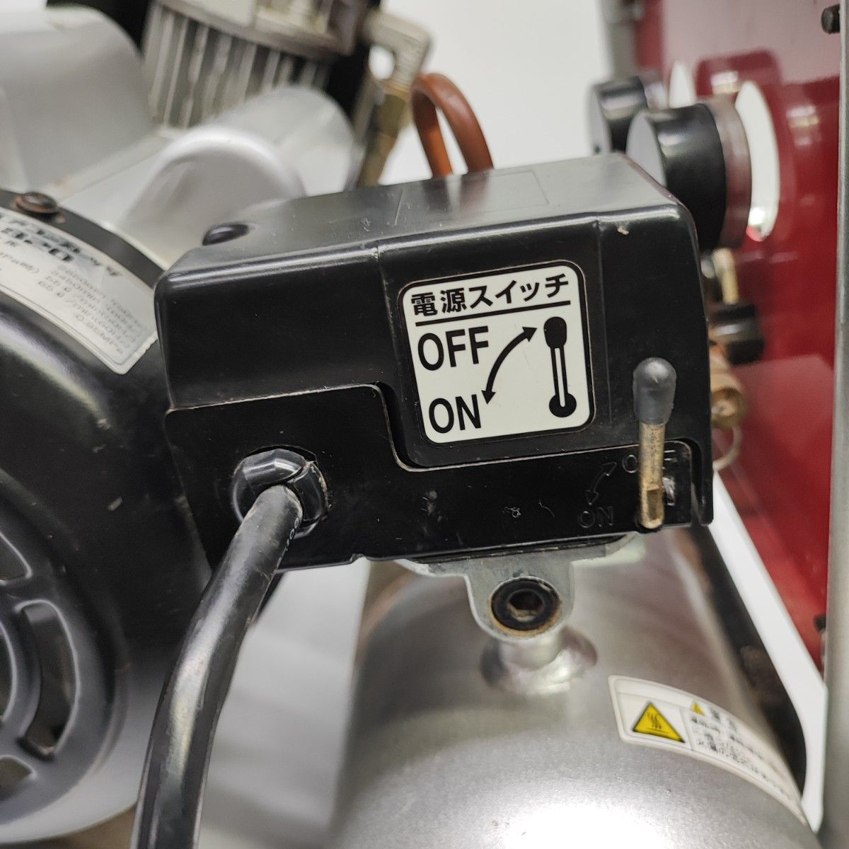 マックス(MAX) 常圧専用エアコンプレッサ AK-820 【桶川店】 - メルカリ