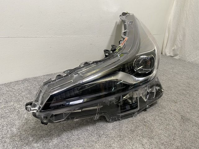 プリウス 50系/ZVW50/ZVW51/ZVW55/プリウス PHV ZVW52 純正 後期
