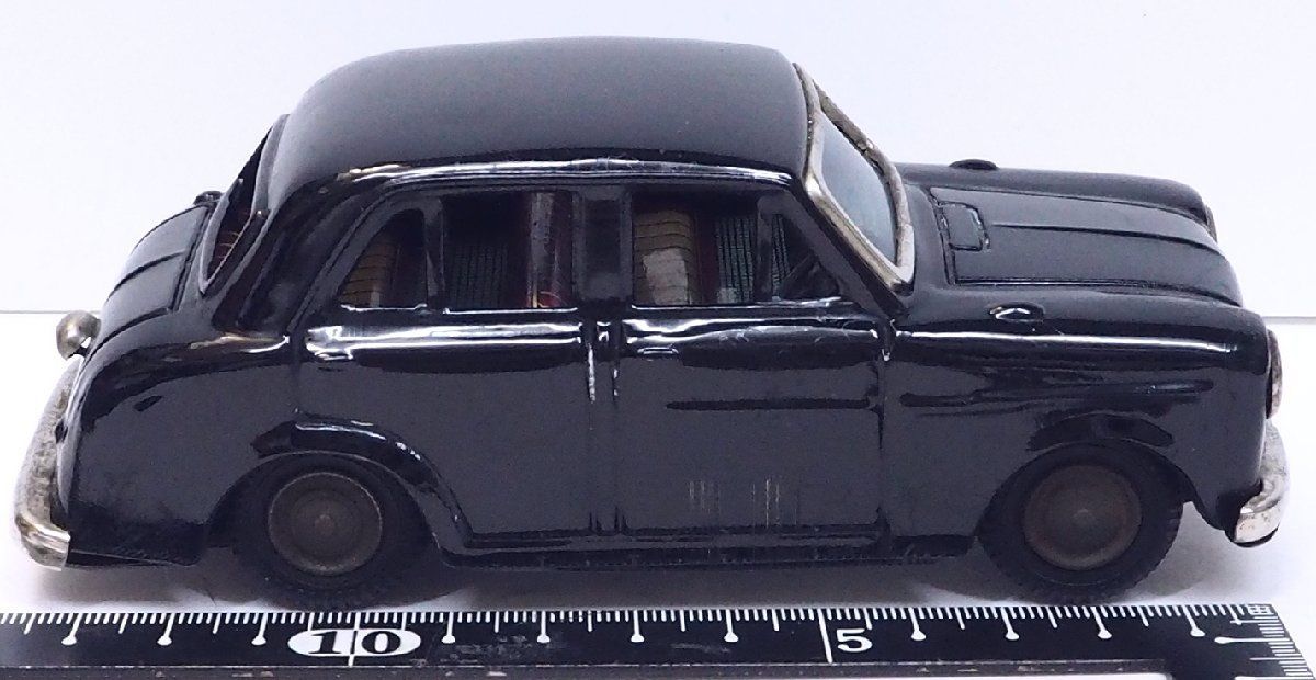 萬代屋【DATSUN sedan 1000ダットサン セダン 黒ブラック