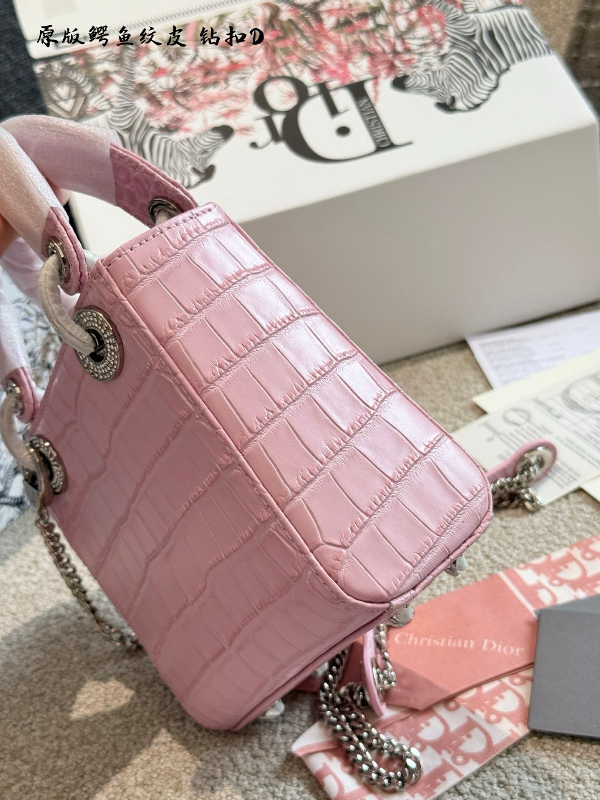 Dior クロコダイルエンボスバックパック 今日特価】DIOR Lady Dior Crocodile Embossed Leather Bag