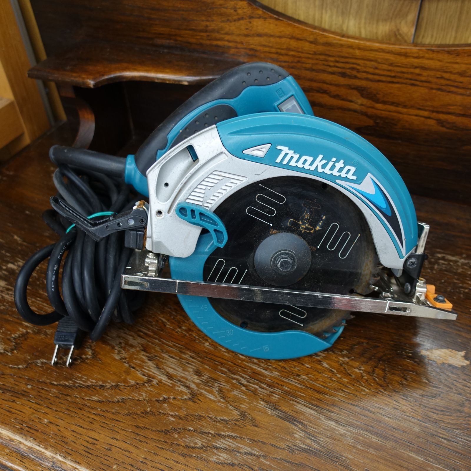 makita マキタ 電気マルノコ 5637BA