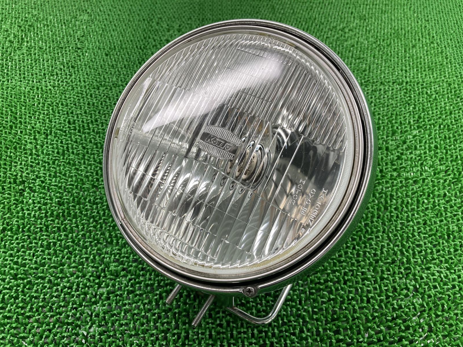 デスペラード800 ヘッドライト 6H5 スズキ 純正 中古 バイク 部品 VS53B-100 ヘッドライトケース ステー コンディション良好 割れ欠け無し