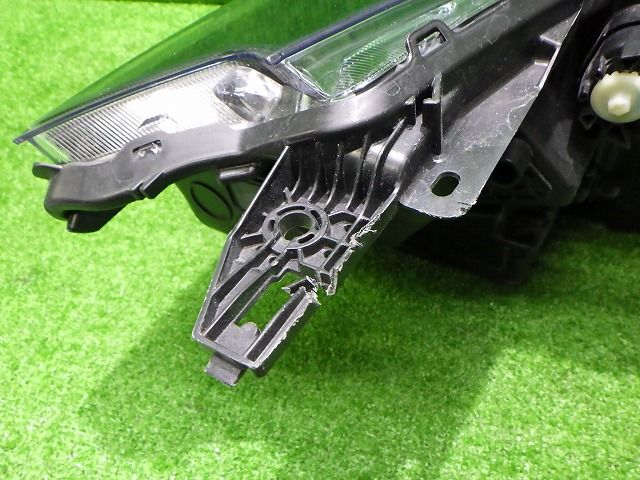 キックス 左ヘッドライト