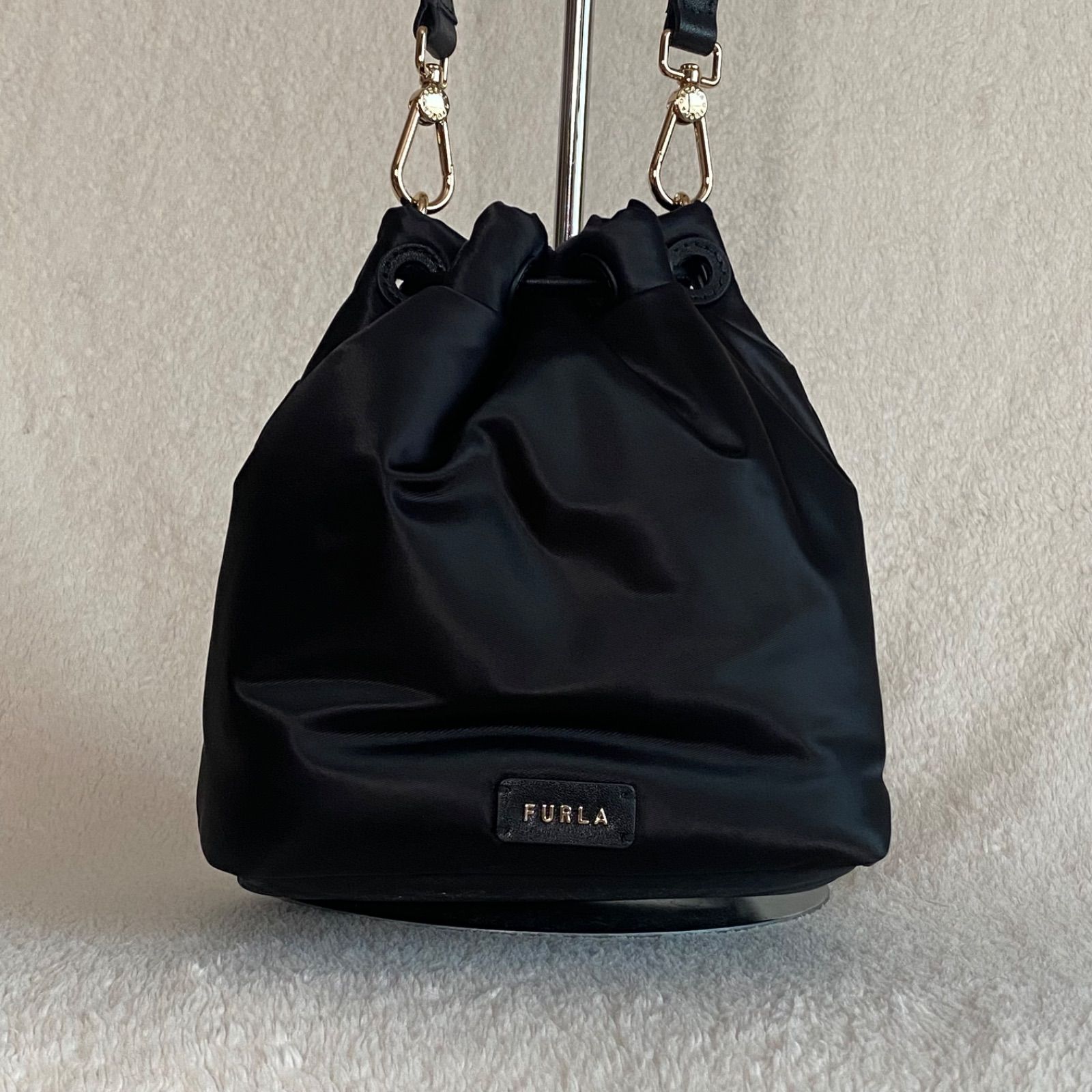 新品 大人気 FURLA GAIA MINI SOFT DRAWSTRING 現行ロゴ ショルダー 
