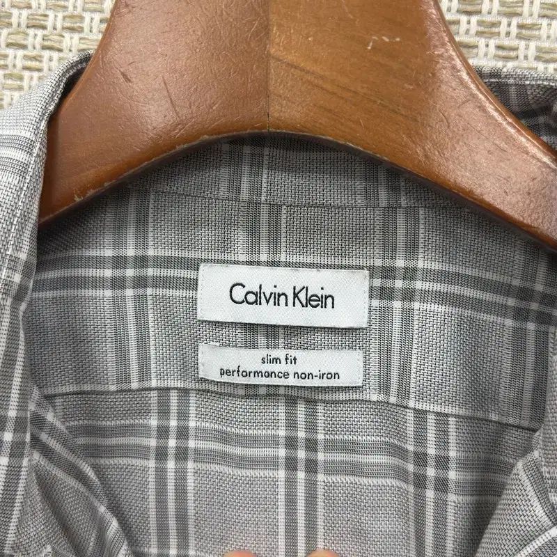 カルバン・クライン スリムフィット シャツ チェック柄 M06067