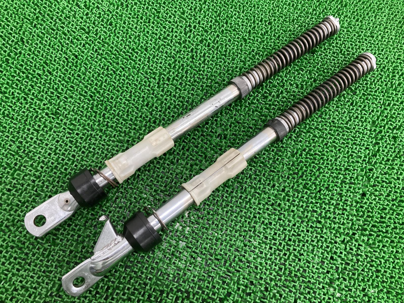 モンキー インナーチューブ 左右 AB27-1704*** ホンダ 純正 中古 バイク 部品 AB27 フォークスプリング 曲がり無し 品薄 希少品