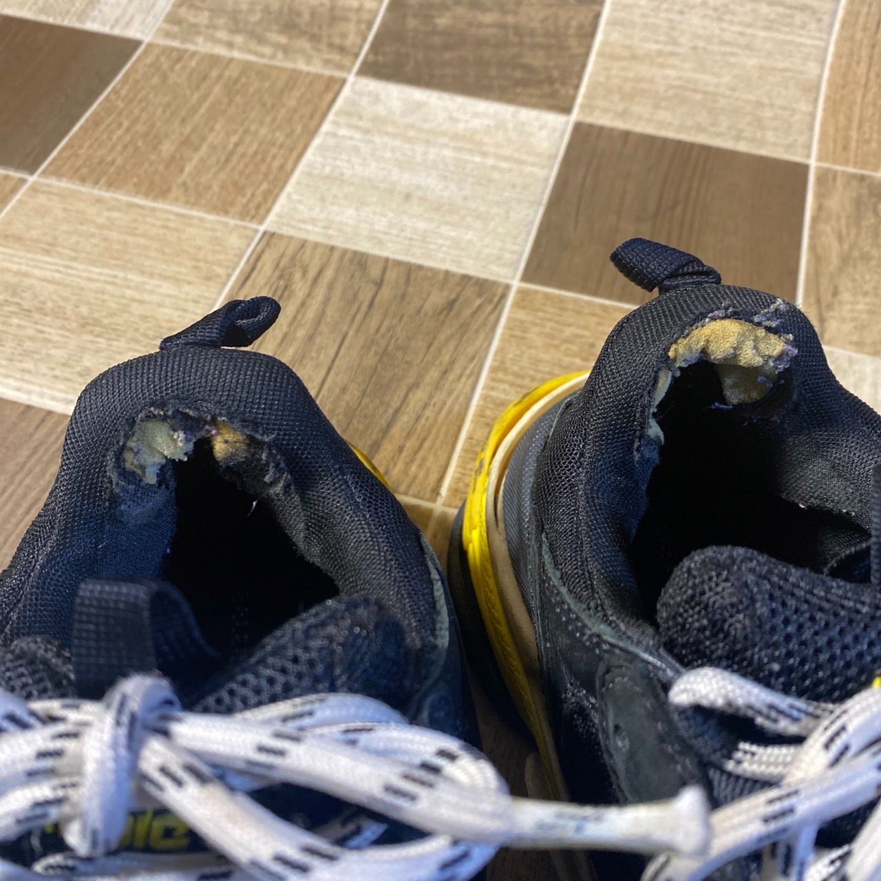 BALENCIAGA バレンシアガ トリプルエス スニーカー TRIPLE S シューズ 