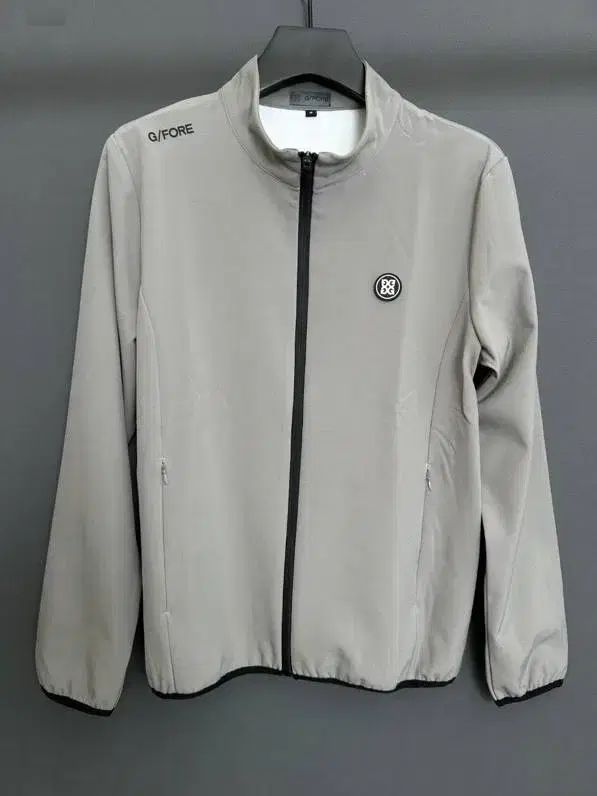 ジーフォア ジップアップ