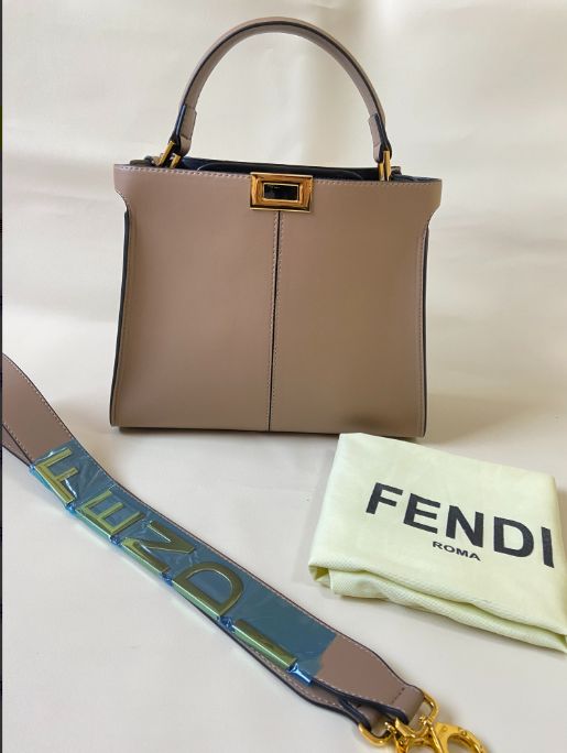 FENDI ピーカブー エックスライト ミディアム シルバー金具 レザー レディース トートバッグ