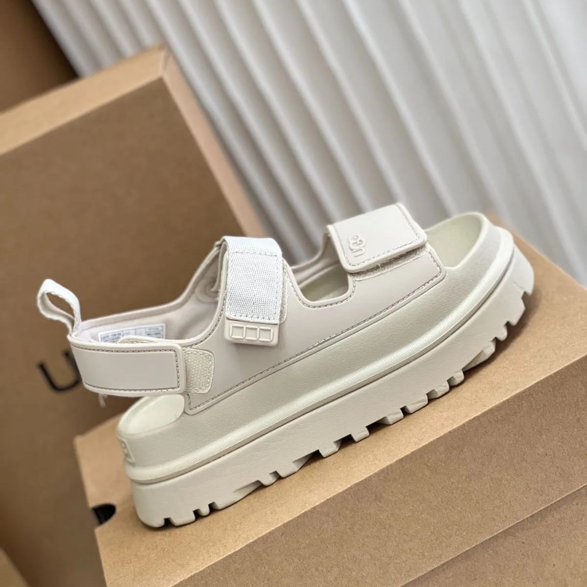UGG アグ