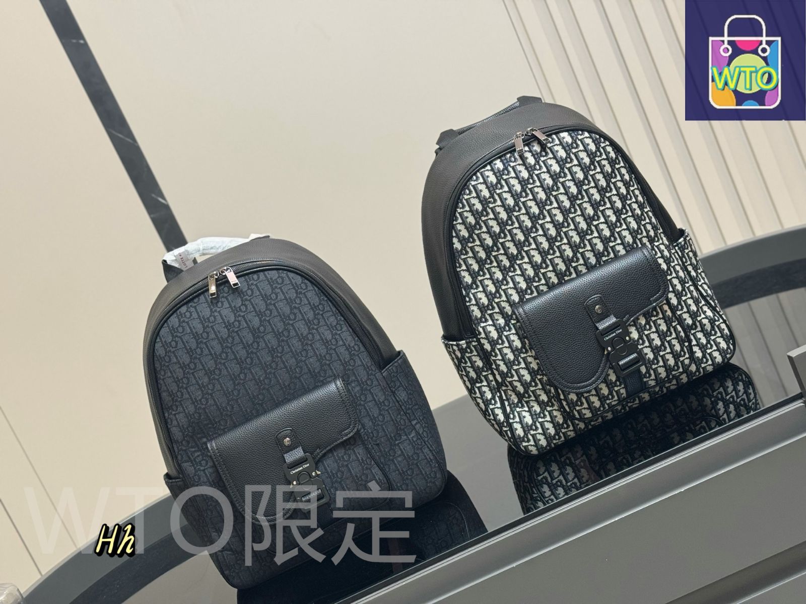 Dior 青 ブラック　ロゴバックパック M6104STZQM928_E01?$