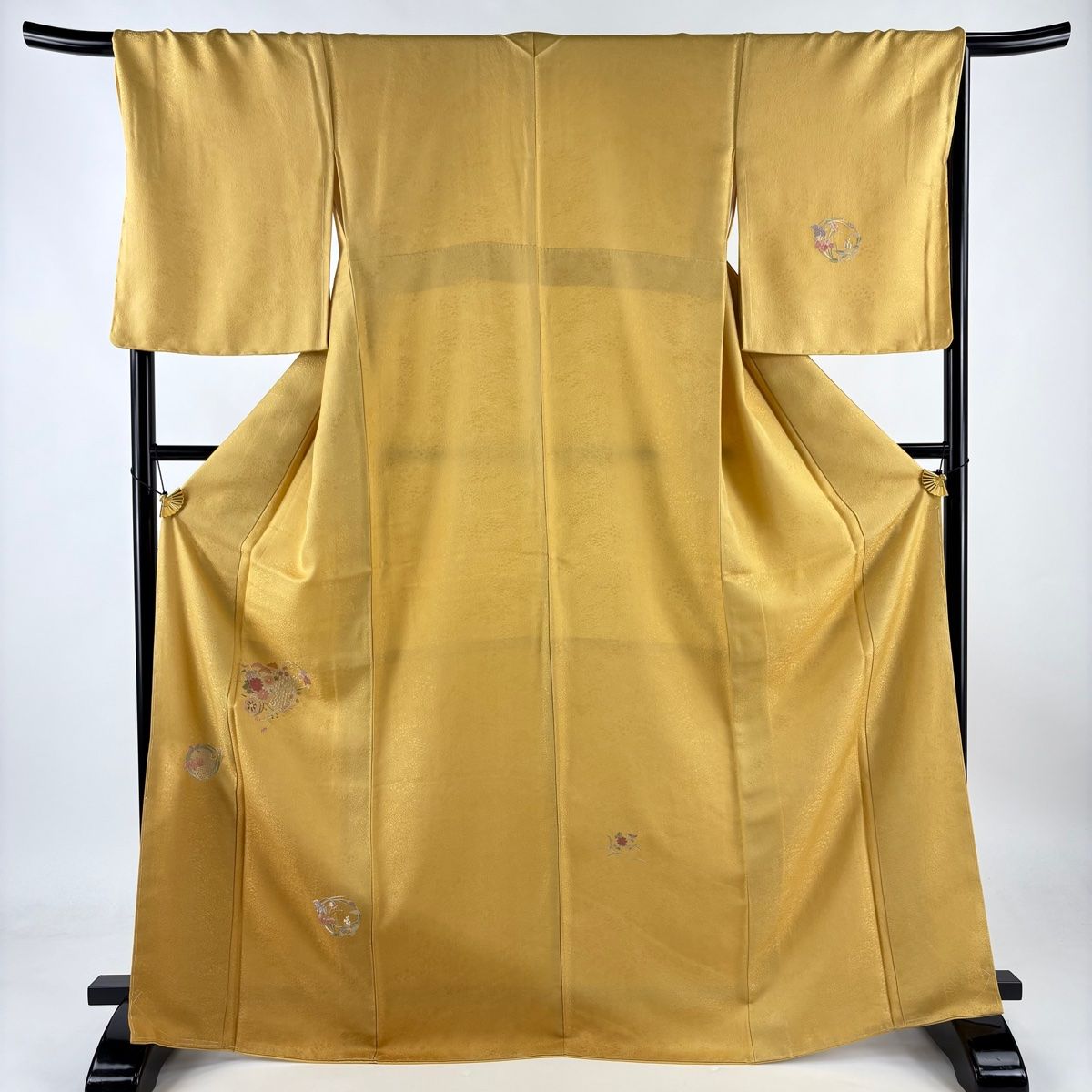 付下げ 身丈168.5cm 裄丈69.5cm 正絹 名品 【中古】 付下げ 身丈168.5cm 裄丈69.5cm L 袷 花車 花丸文 刺繍 ぼかし 山吹色