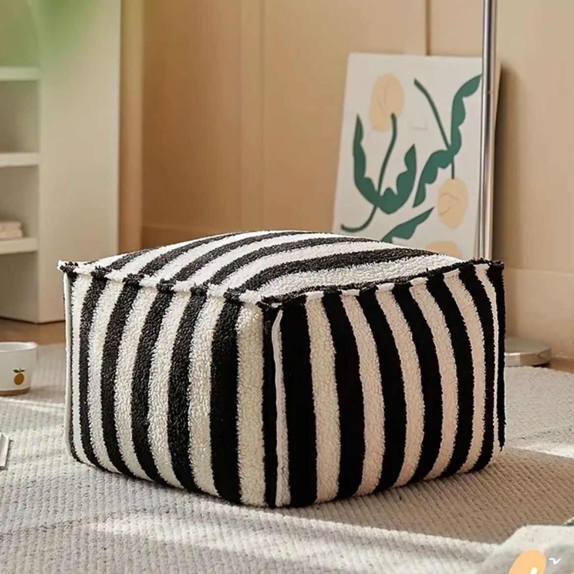 チェア 椅子 クッション オッドマン 正方形 フロアクッション ニット製 電源不要 リビングルーム ダイニングルーム キッズルーム 子供部屋 キッズ 子供 靴替えに最適 多用途 かわいい おしゃれ かっこいい ユニーク ストライプ ホワイト ブラック MARWIL-DEMENAGEMENTS_CH