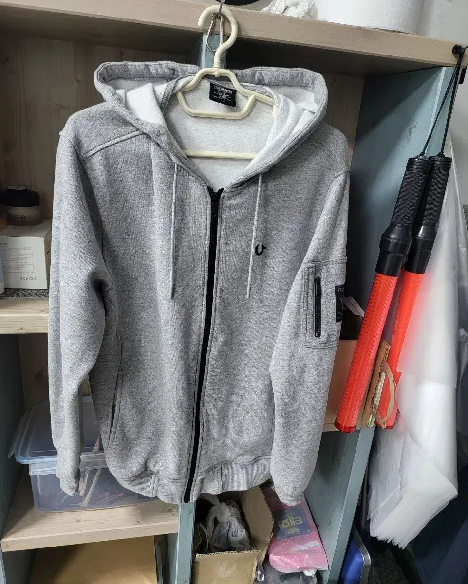 True Religion フード付きパーカー トゥルーレリジョン パーカー/TRUE RELIGION PARKER