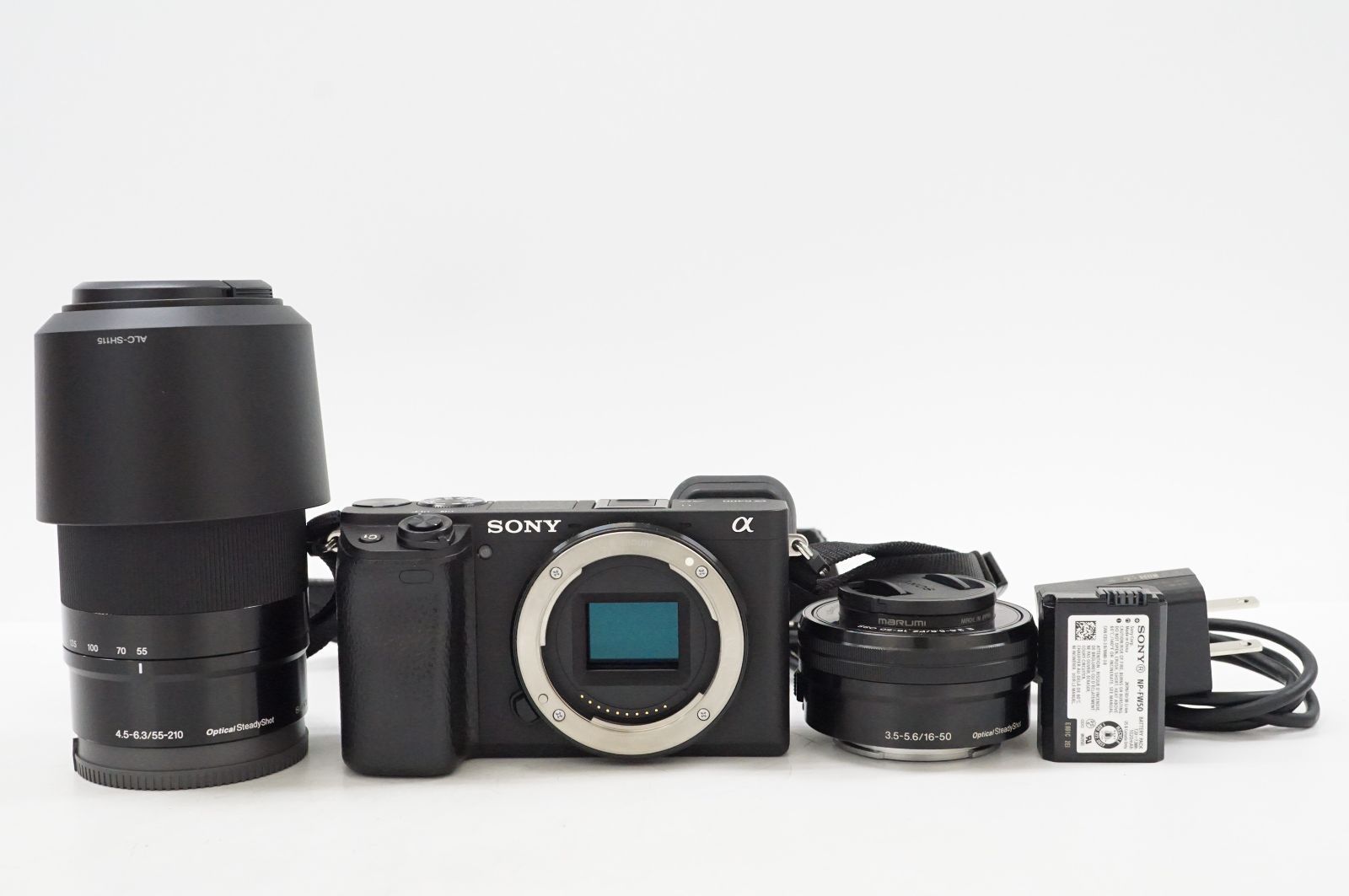 Canon EOS R5 本体とバッテリー 箱無し 付属品付き デジタル一眼ミラー