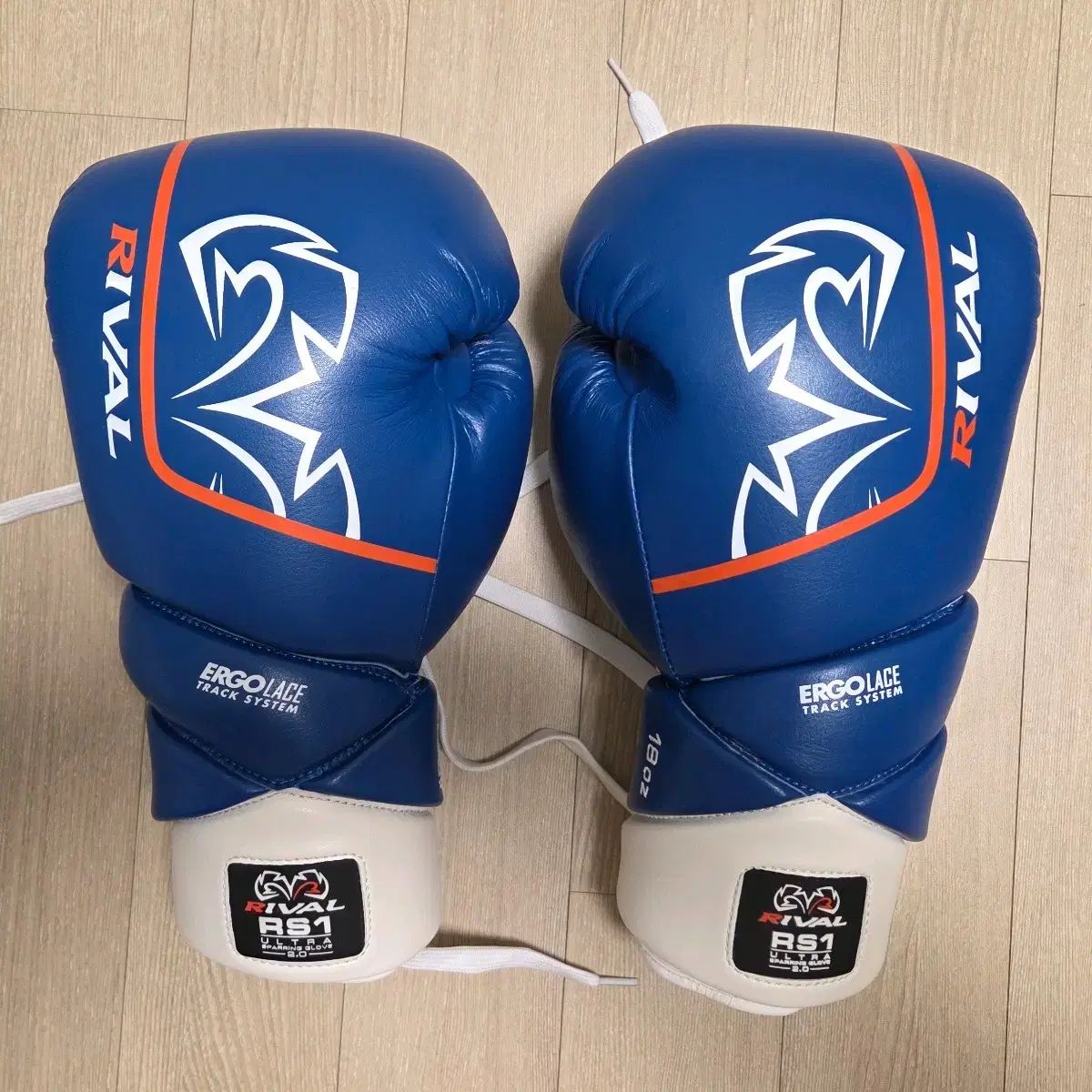 ライバルボクシンググローブ RIVAL ERGO LACE TRACK SYSTEM ボクシング