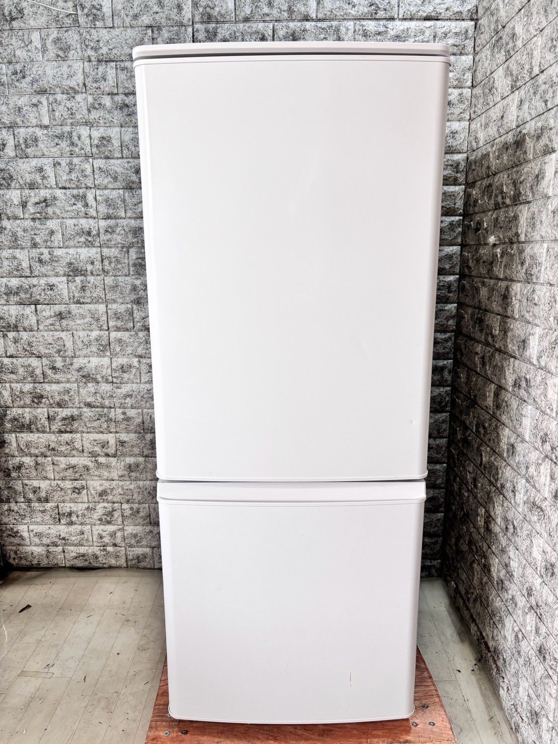 大阪送料無料★3か月保障付き★冷蔵庫★三菱★2ドア★2020年★MR-P15F-W★R-629 大阪送料無料☆3か月保障付き☆冷蔵庫☆三菱☆2ドア☆2020年☆MR-P15F