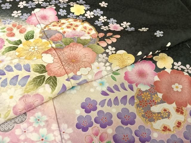 平和屋着物●豪華振袖　雪輪花文　暈し染め　黒地　金彩　仮絵羽　逸品　未使用　AAAZ3278np 平和屋着物○豪華振袖 雪輪花文 暈し染め 黒地 金彩 仮絵