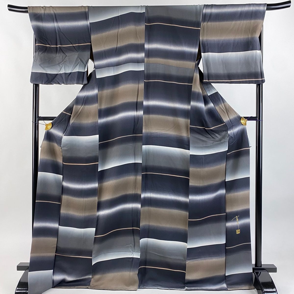 小紋 身丈170cm 裄丈69.5cm L 袷 斉藤上太郎 やまと 落款 段縞 ぼかし 黒灰 正絹