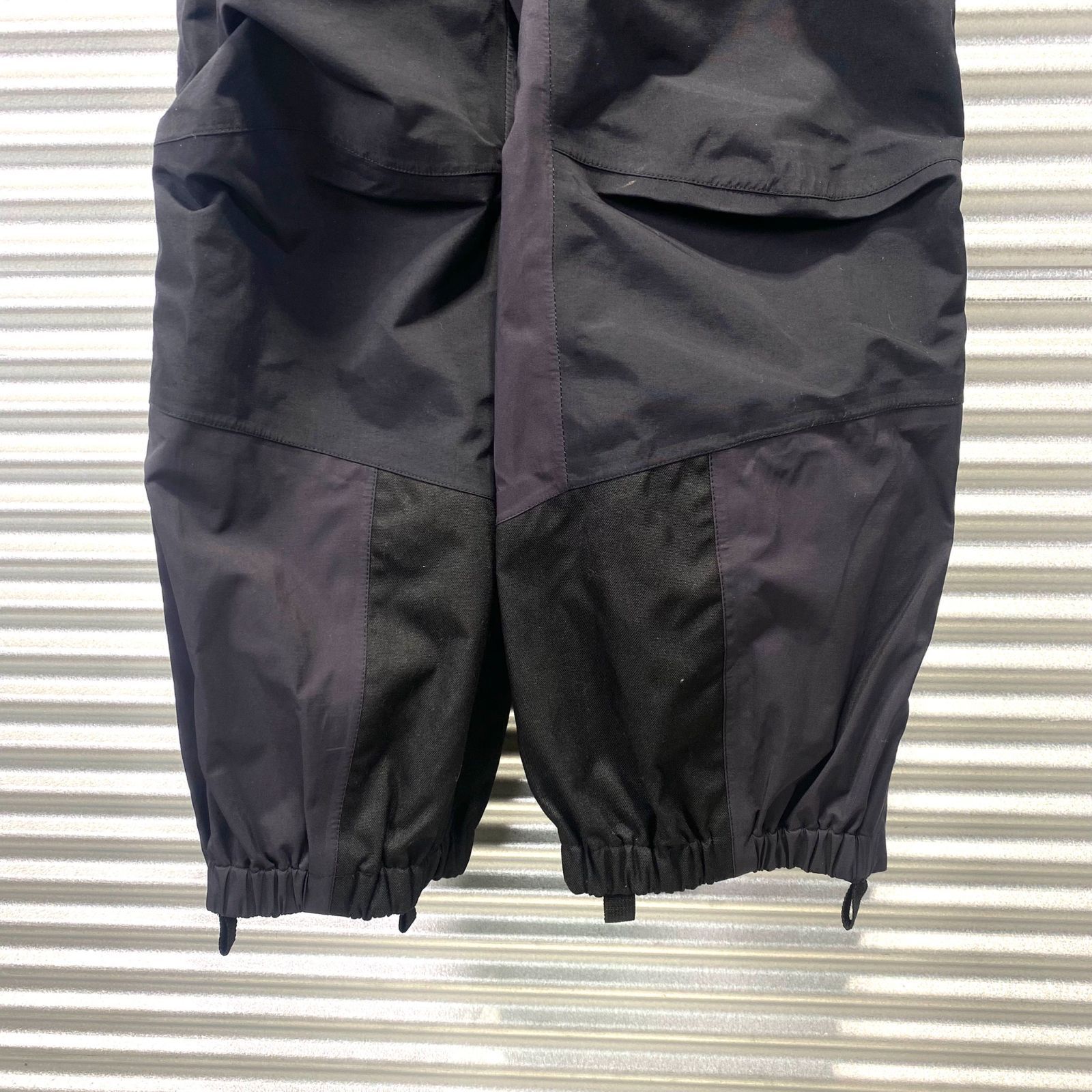 中古 Marmot マーモット サスペンダー付 スノーパンツ M ブラック GORE-TEX ゴアテックス スキー ウェア 黒 3110K ウィンター メンズ