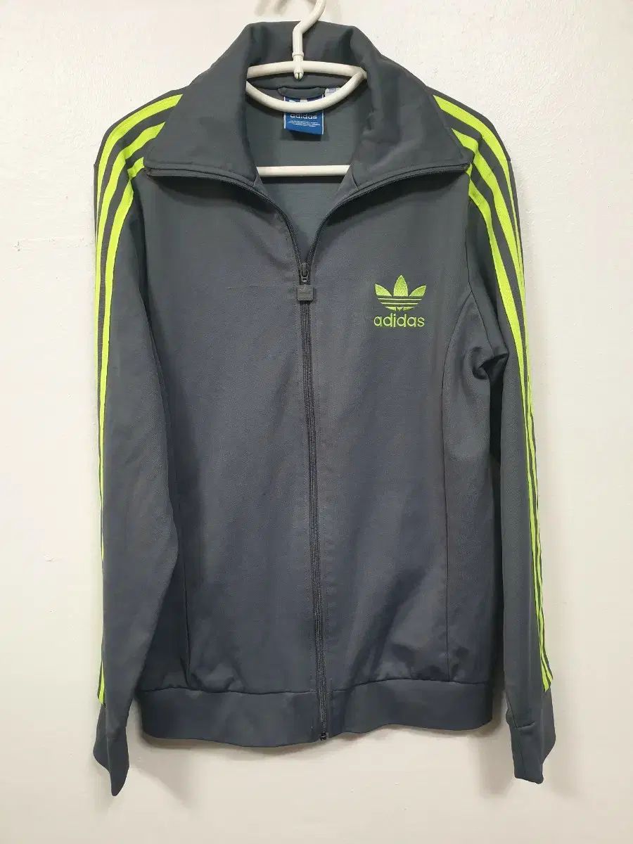 adidas(アディダス) ヨーロッパ トラックトップス ジップアップ 100 サイズ