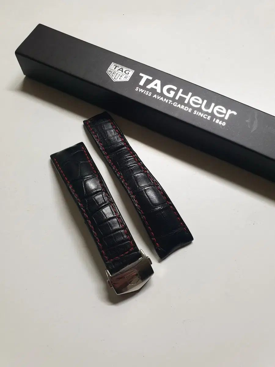 Tag Heuer ブラックレザーベルト TAG Heuer ブラックレザーベルト タグ・ホイヤー】ブレスor革ベルト