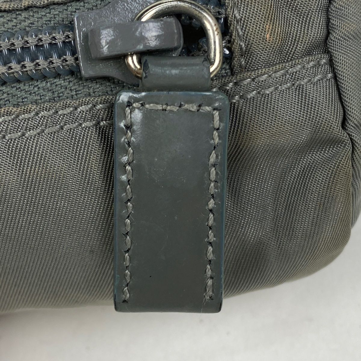 プラダ PRADA ロゴプレート ポーチ 小物入れ メイク コスメ 化粧