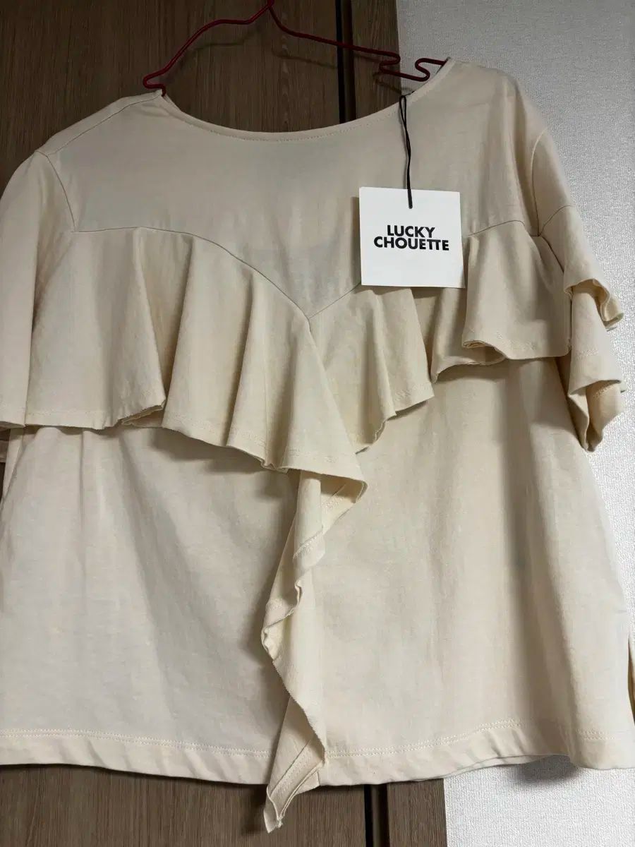 LUCKY CHOUETTE ラッキーシュエトゥ フリル アシンメトリー 袖 ブラウス Tシャツ 36