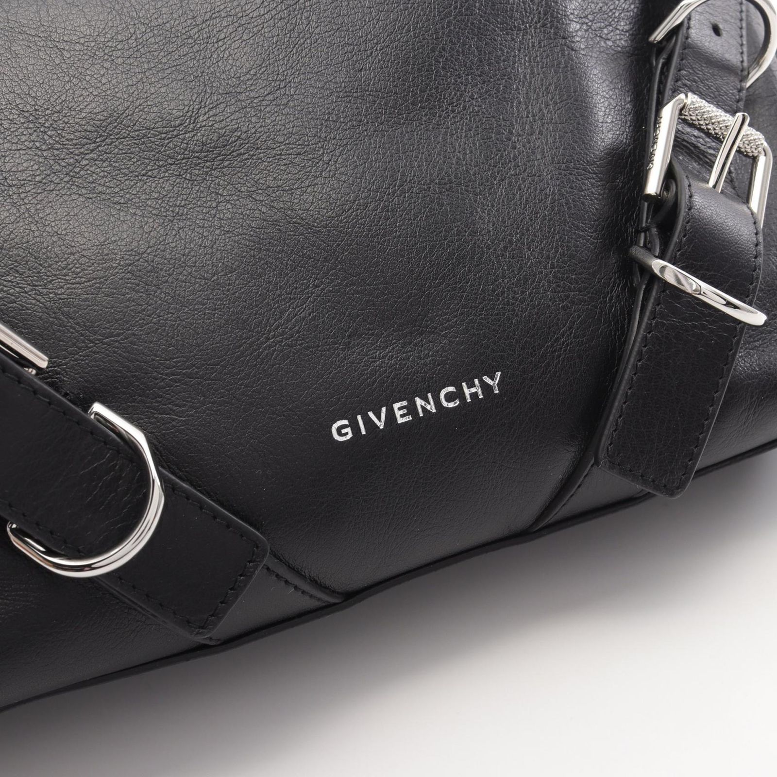 GIVENCHY ブラック レザーメッセンジャーバッグ GIVENCHY ブラックレザー ショルダーバッグ Givenchy 黒レザー