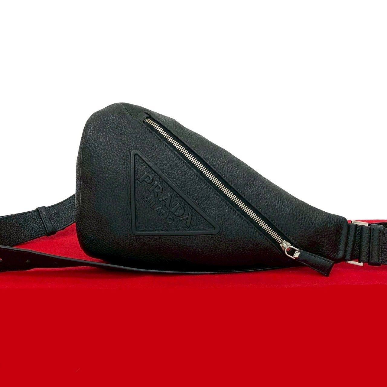 極 美品 PRADA プラダ 三角ロゴ エンボス ヴィッテロダイノ レザー 本