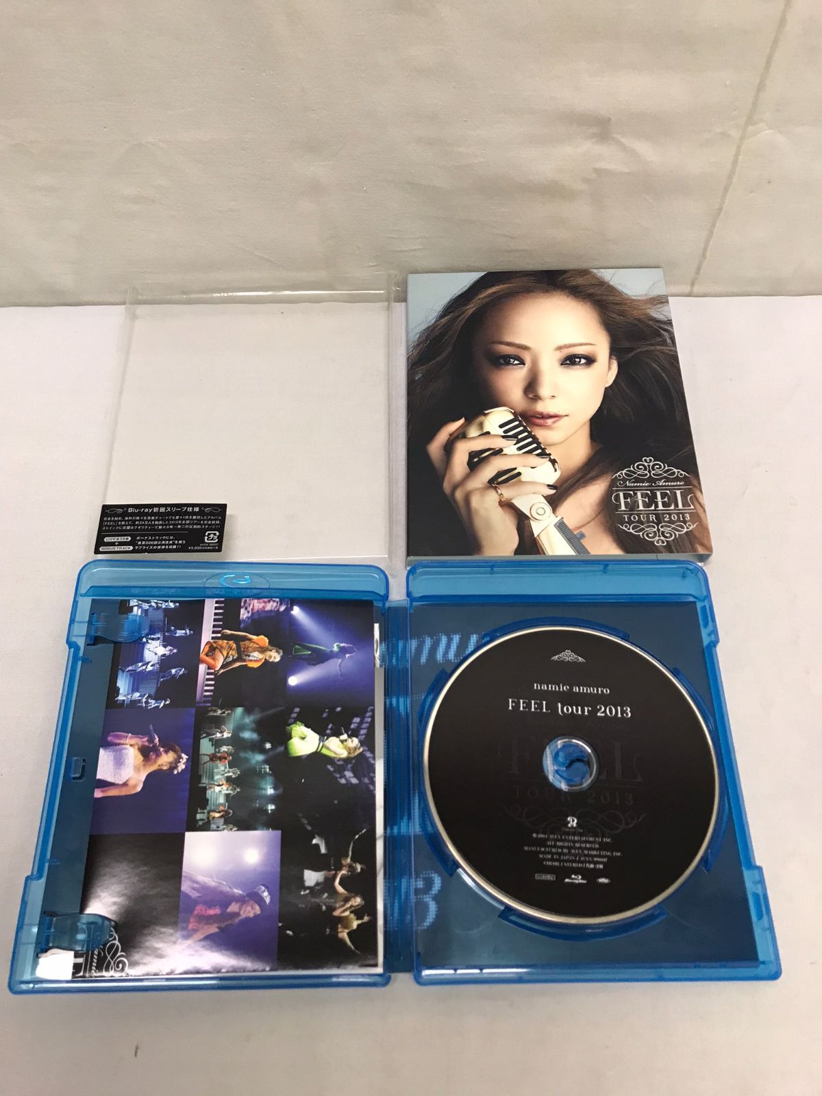 namie amuro FEEL tour 2013 (特典ポスター無) [Blu-ray]　安室奈美恵 - メルカリShops