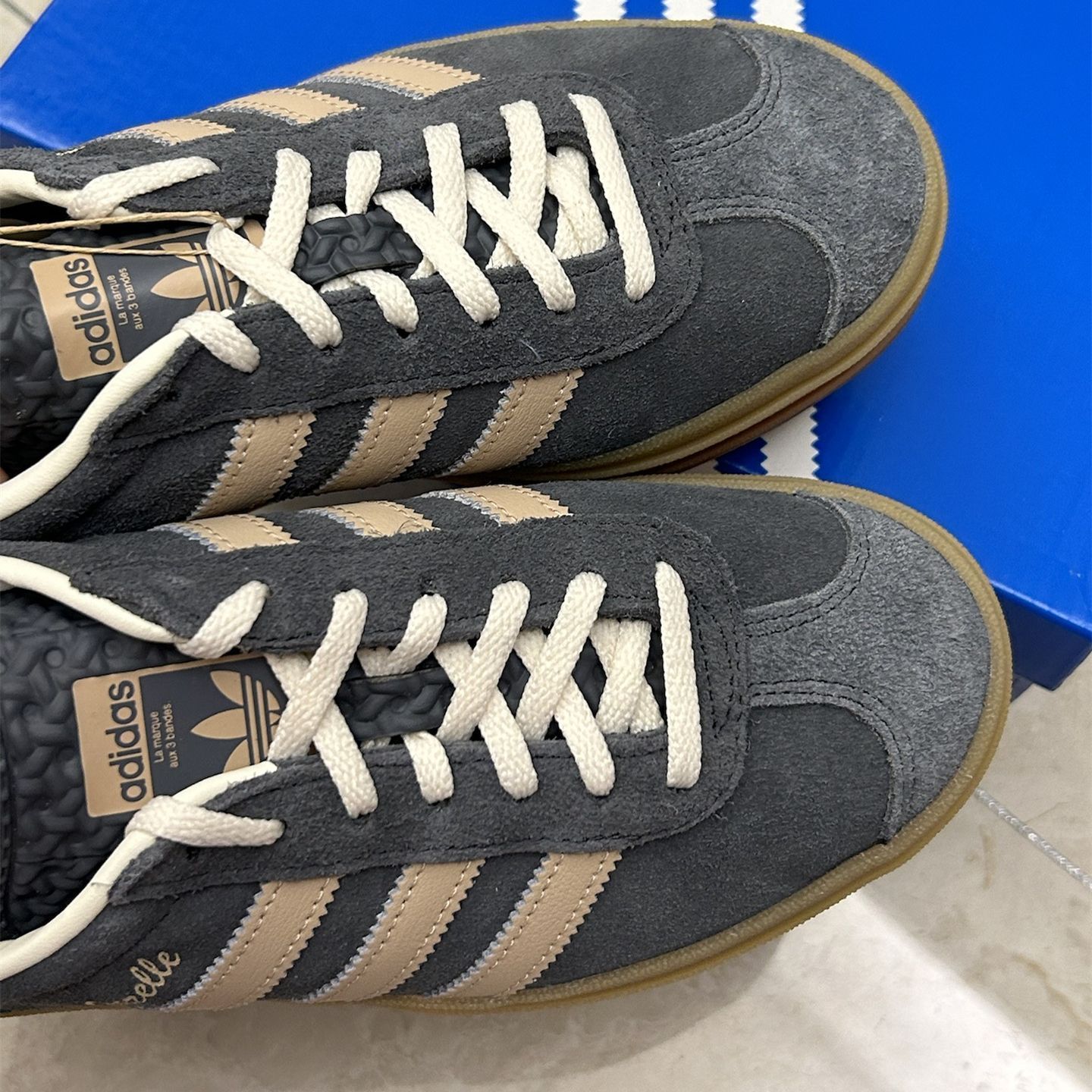 adidas originals Gazelle BOLD グレーブラウン adidas originals Gazelle BOLD厚底板靴レディースグレー