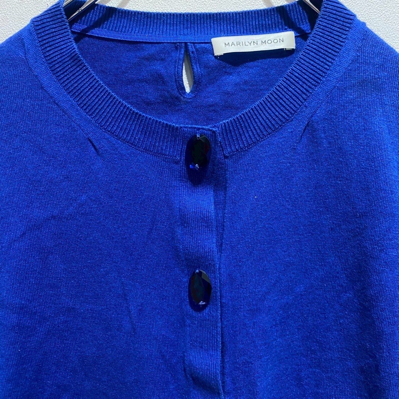 【新品未使用 マリリンムーン】人気クルーニットカーディガンM MARILYN MOON マリリンムーン frill pearl cardigan AT WORK