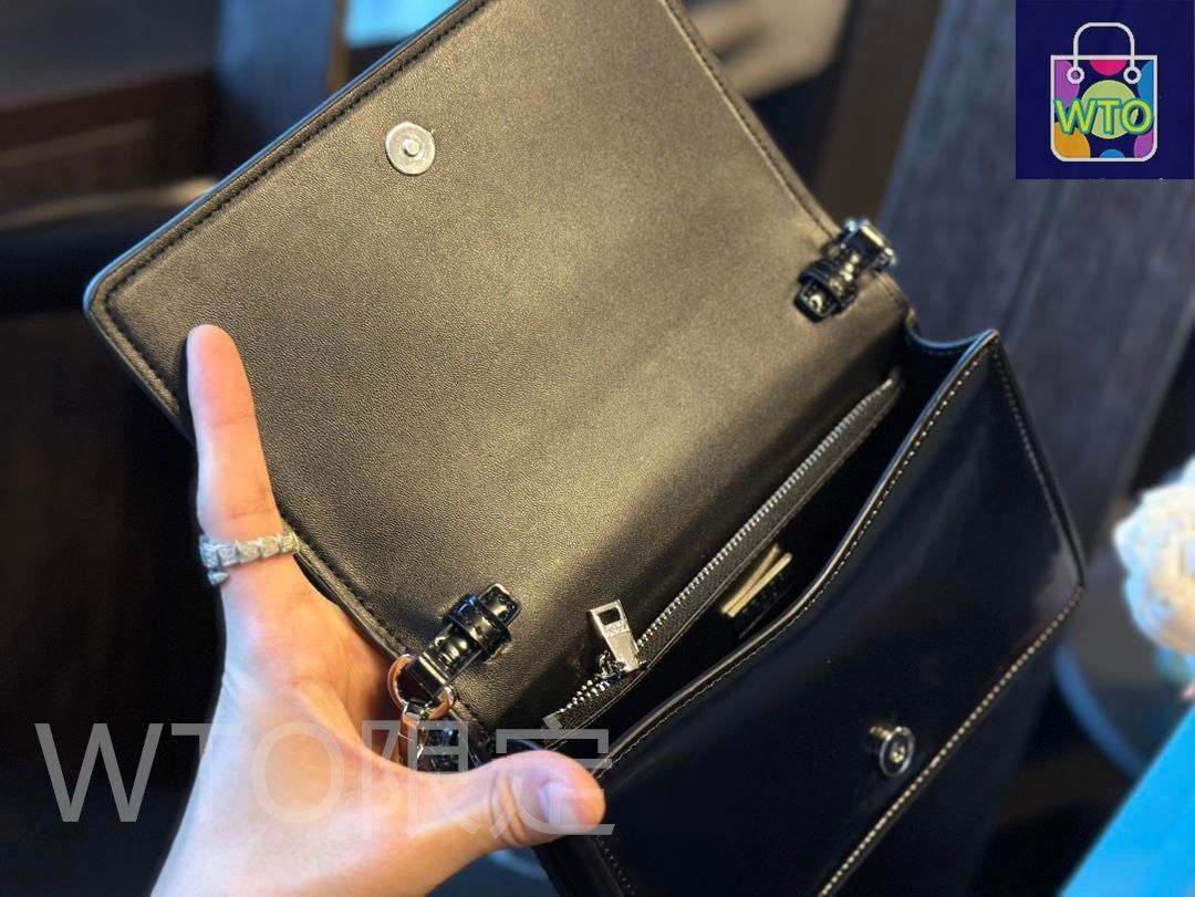 PRADA プラダ ハンドバッグ ショルダーバッグ PRADAプラダの超美しいブラックショルダーバッグ｜本日限定特価