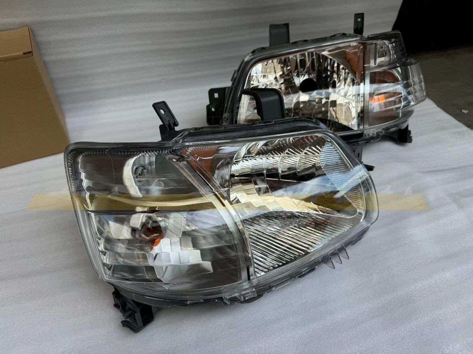 トヨタ タウンエース ライトエース LHD ヘッドライト 81150-BZ120 81110-BZ120 対応 高輝度 ランプ 安全性向上 耐久性抜群WP人気注目