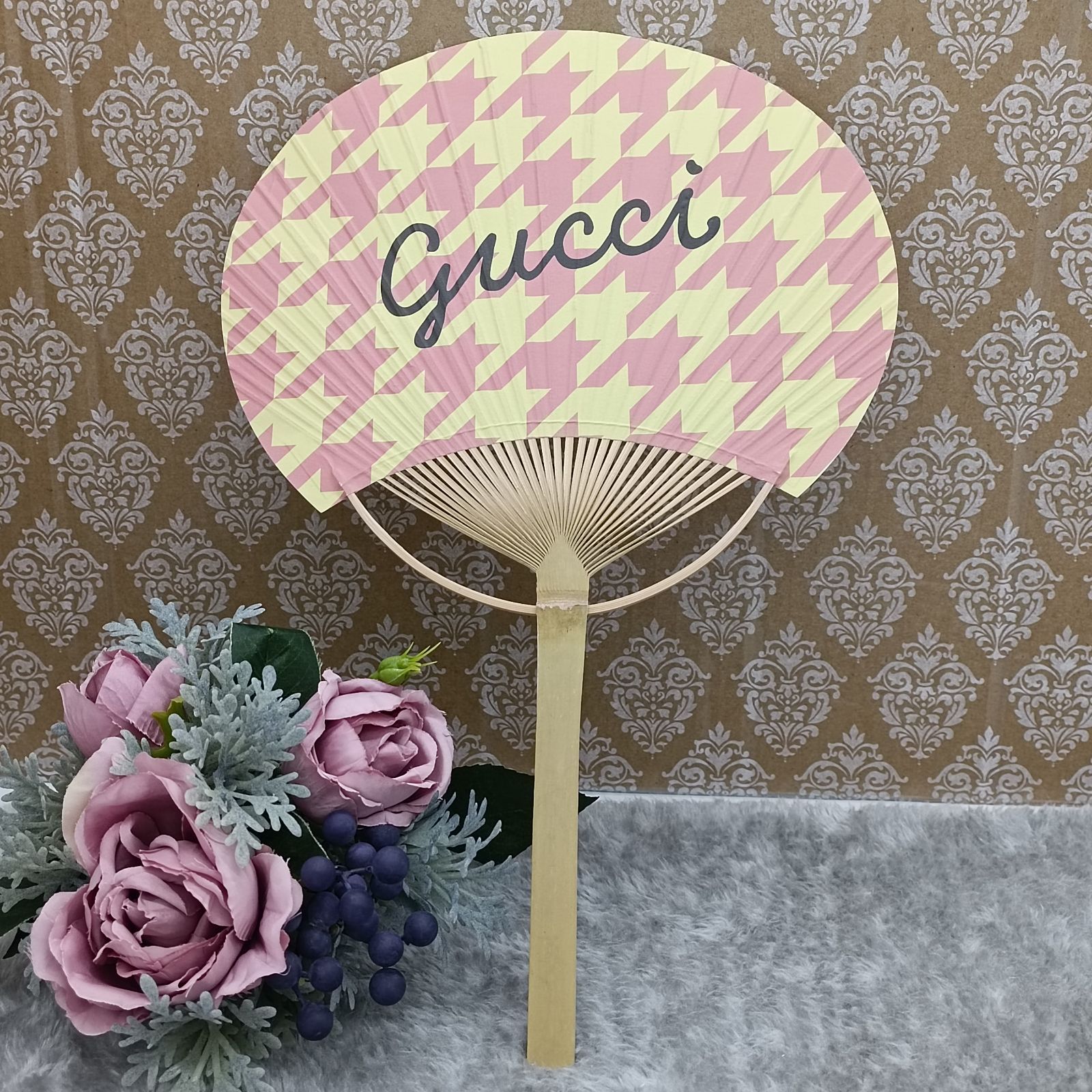 GUCCI 》 ☆美品☆ グッチ うちわ 2色セット ノベルティ 非売品