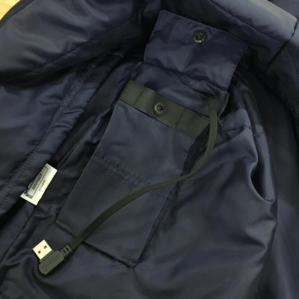 価格比較でお得にお買物。 ミズノ 中綿発熱ヒーターベスト ネイビー 襟裏微起毛 ブレスサーモ混 通電 済 収納袋付 メンズ M ゴルフウェア MIZUNO 【全品送料無料】