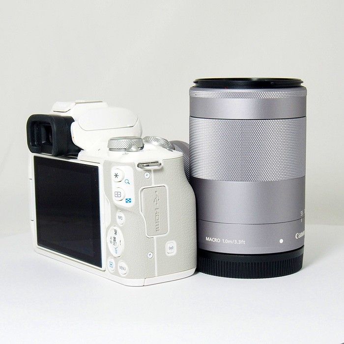 中古】(キヤノン) Canon EOS KISS M ダブルズームキツト ホワイト